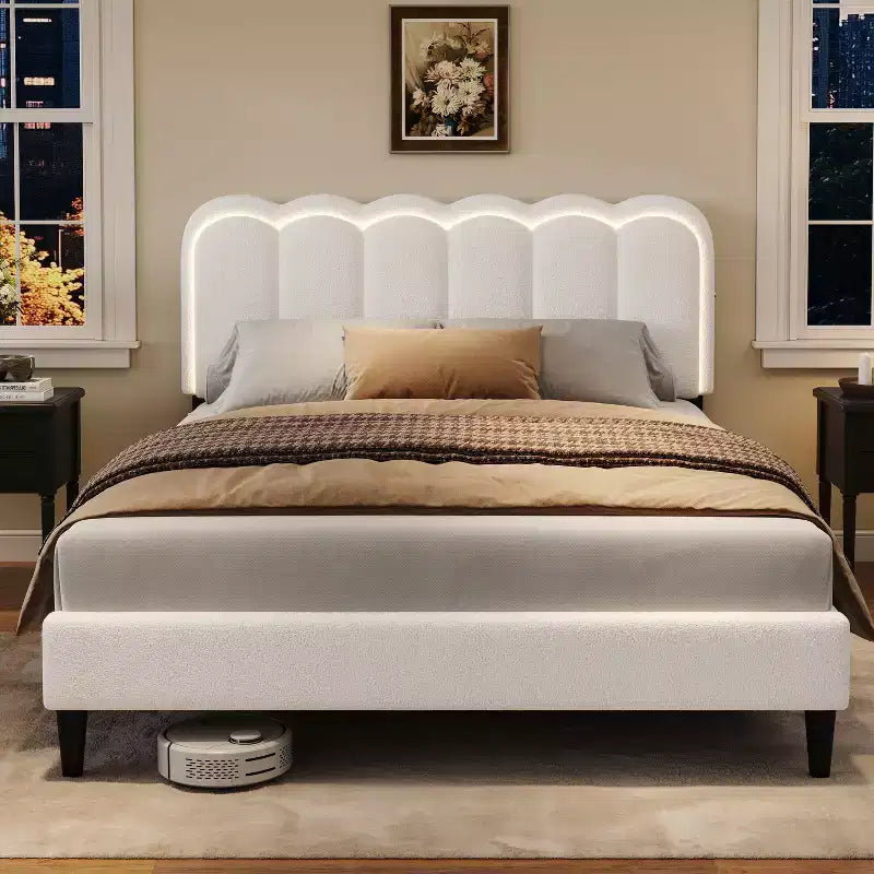 Letto a piattaforma imbottito in bouclé bianco – Testiera Petalo, Matrimoniale/Queen, 2 persone