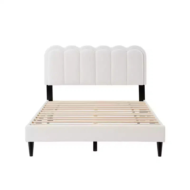 Letto a piattaforma imbottito in bouclé bianco – Testiera Petalo, Matrimoniale/Queen, 2 persone