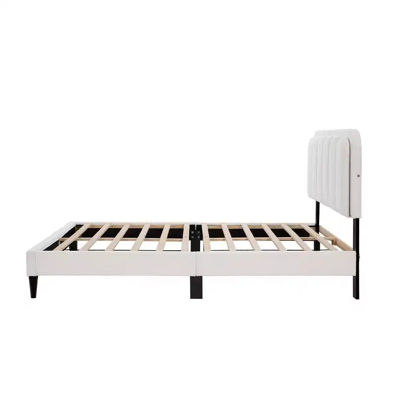 Letto a piattaforma imbottito in bouclé bianco – Testiera Petalo, Matrimoniale/Queen, 2 persone