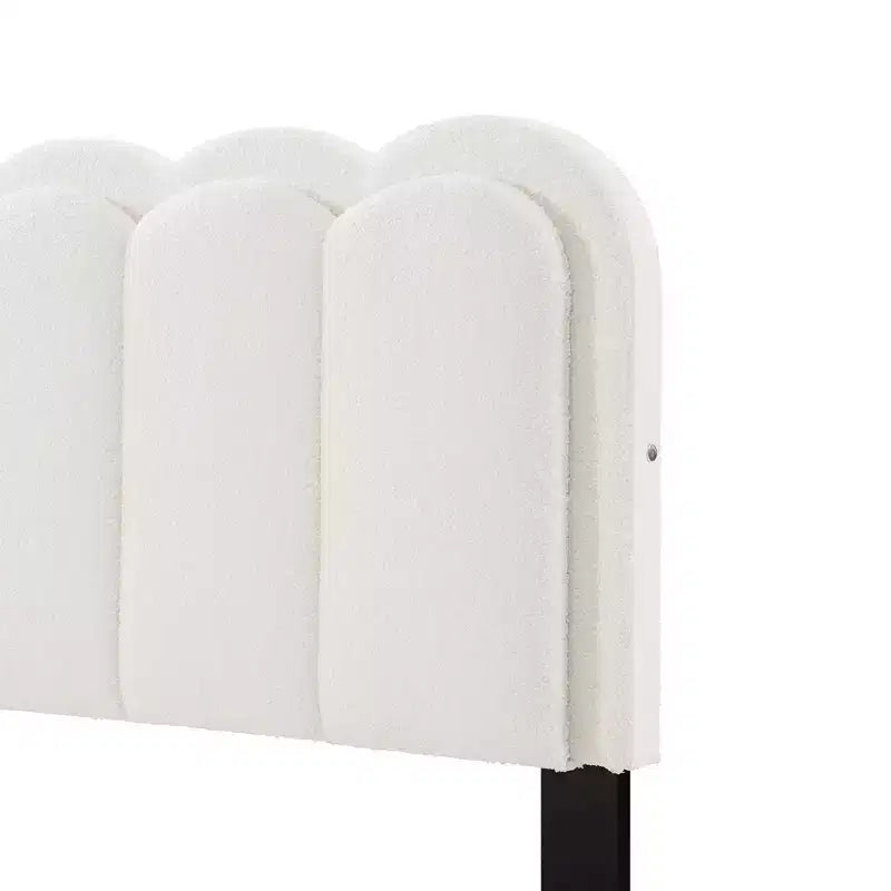 Letto a piattaforma imbottito in bouclé bianco – Testiera Petalo, Matrimoniale/Queen, 2 persone